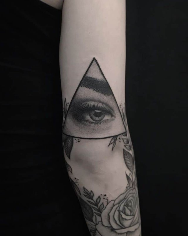 Tattoo глаз гора Всевидящее око