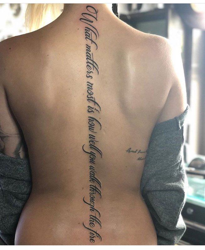 Тату надпись enjoy every moment