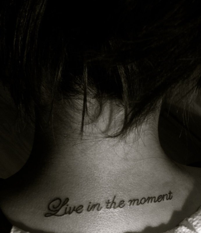 Enjoy the moment тату