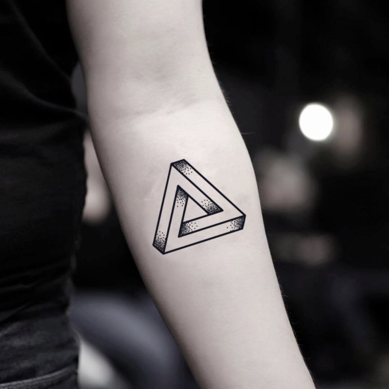 Penrose Triangle тату
