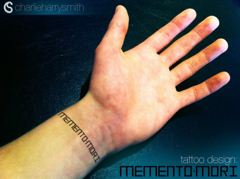 Татуировка Memento Mori