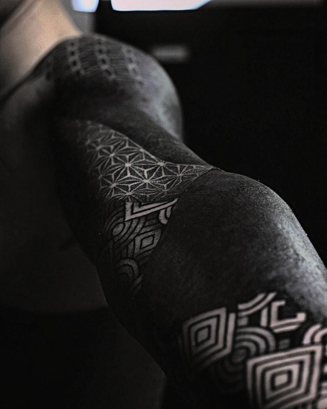 Тату в стиле blackwork