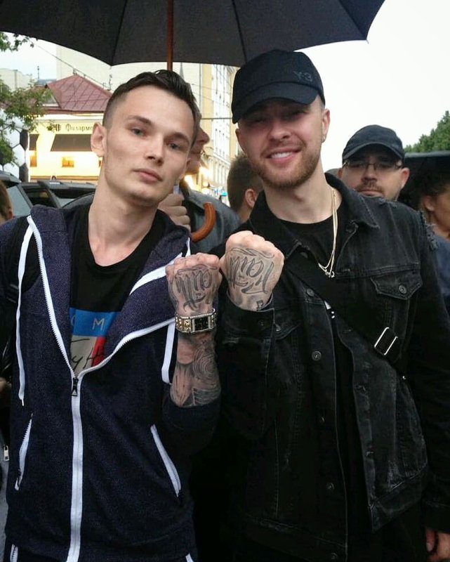 Егор Крид с фанатами
