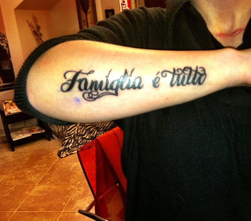 Family over everything тату