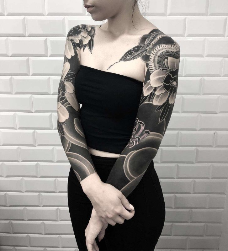 Тату в стиле blackwork