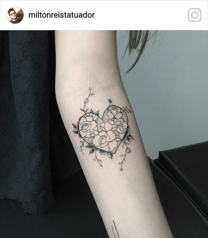 Тату Минимализм цветы