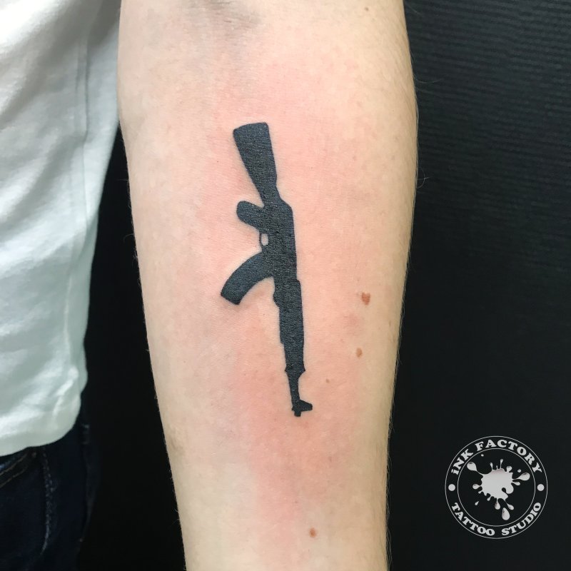 Тату АК 47
