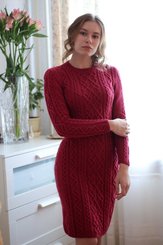 Платье спицами для женщин