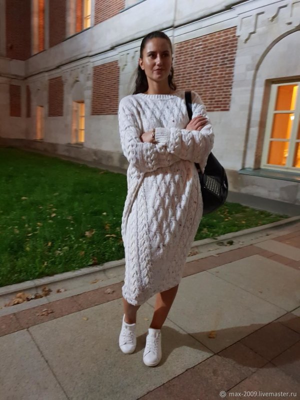 Вязаное платье футляр