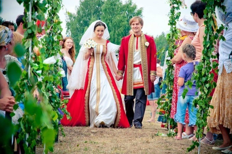 Свадебный наряд в русском стиле