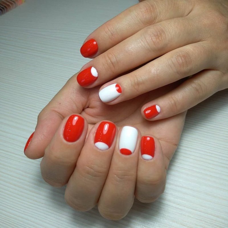 Маникюр шеллак красный