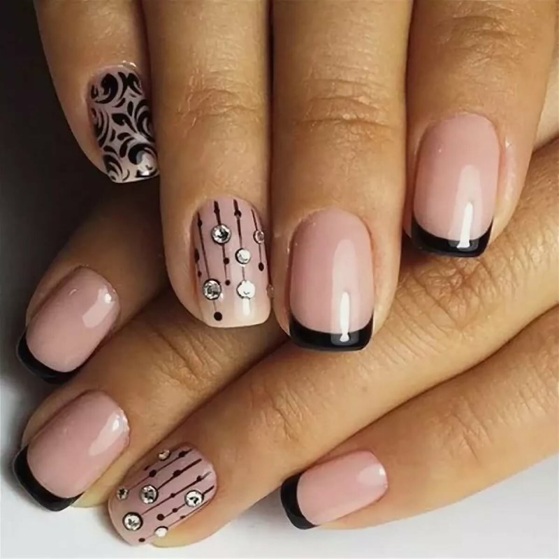 Красивый френч на короткие ногти