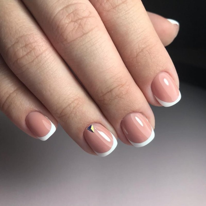 ФИЕНЧ ра короткие ногти