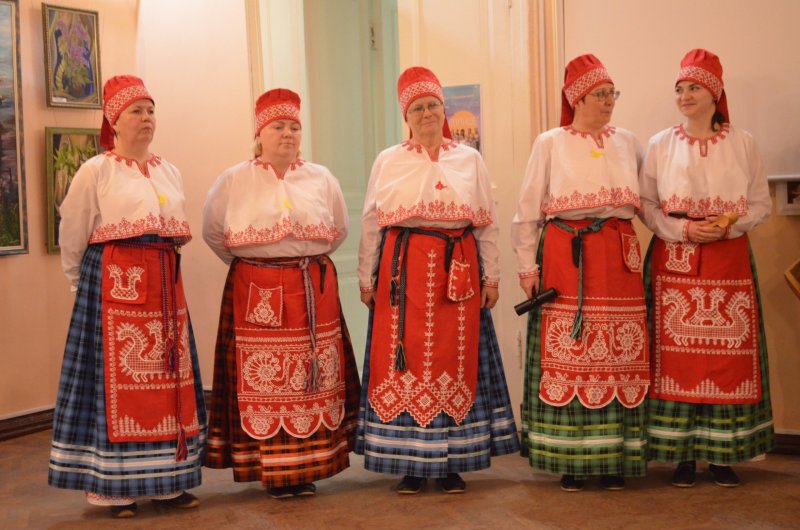Национальный костюм Карелы Карелов