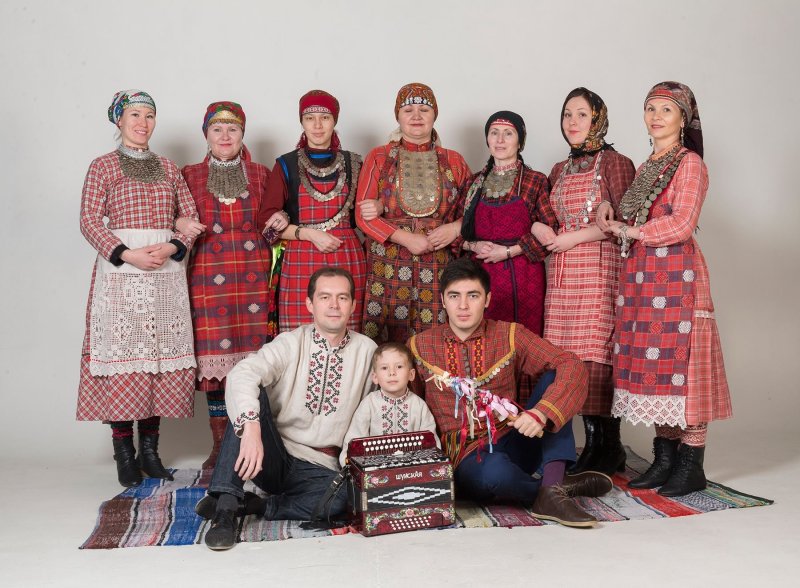 Национальный костюм удмурта и удмуртки