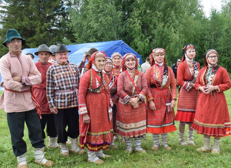 Удмуртский национальный костюм бесермяне