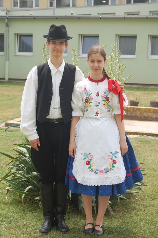 Венгерский женский костюм