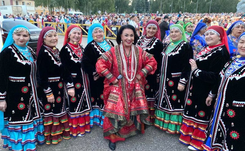 Президент Башкирии в национальном костюме