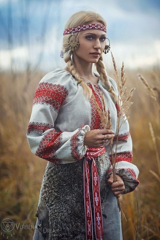 Украинский костюм женский