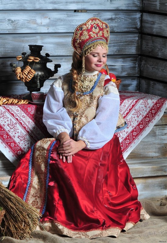 Любовь Михалева кокошники