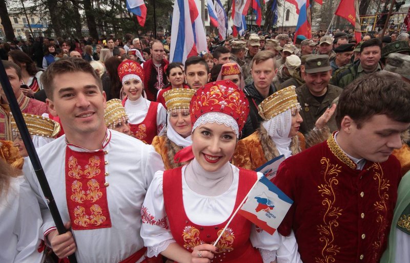 Татарская девушка в национальном костюме