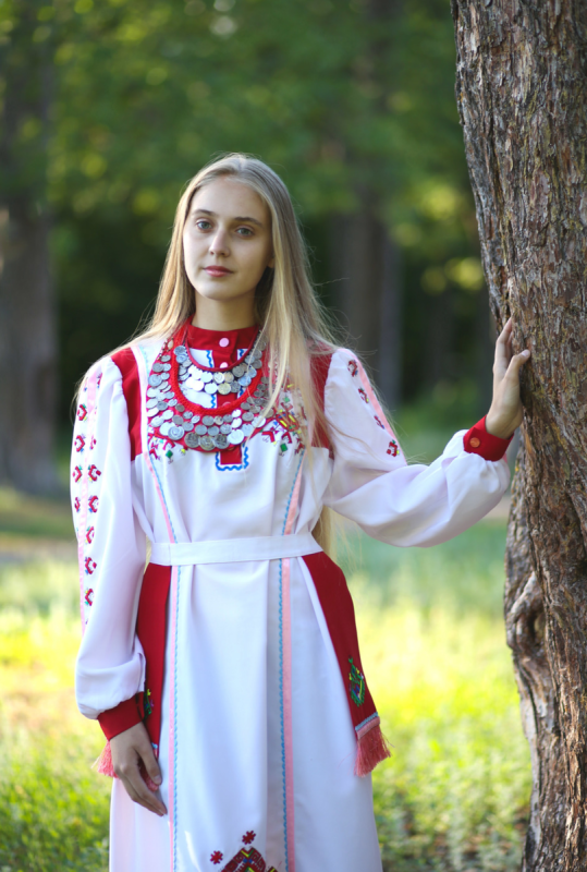 Белорусский национальный костюм женский