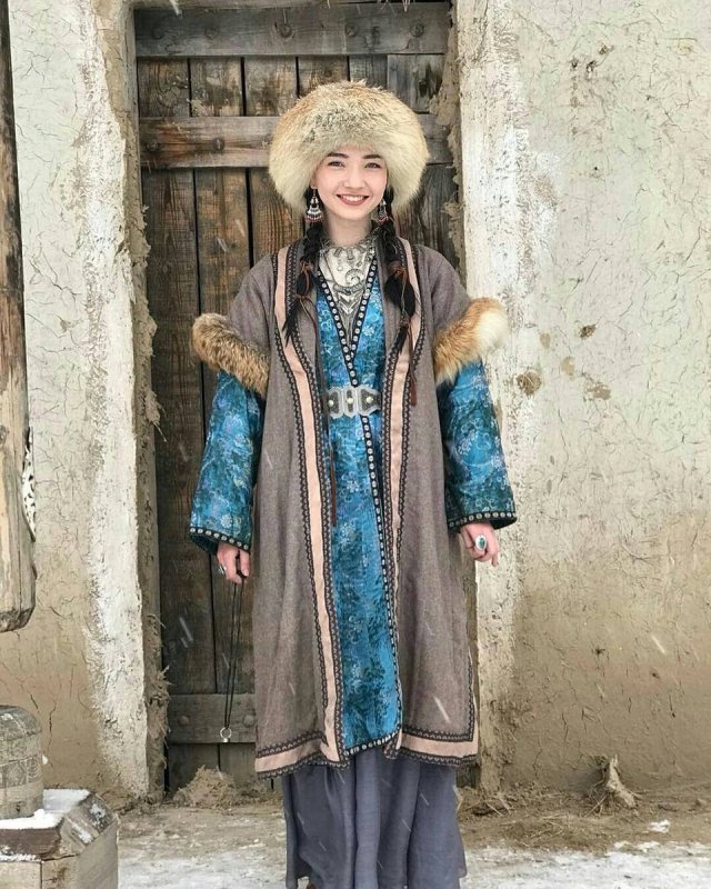 Национальный костюм женщин Казахстана