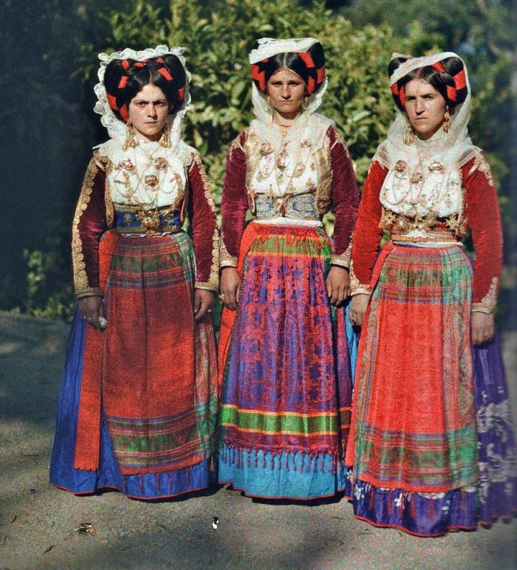 Национальный костюм Балканы