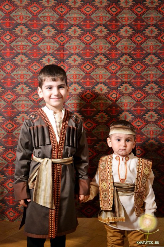 Armenian National Clothing - Taraz National clothes,