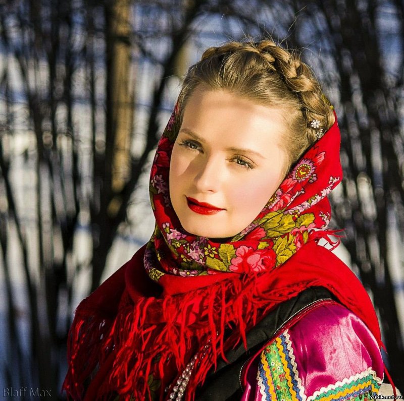 Платье в народном стиле