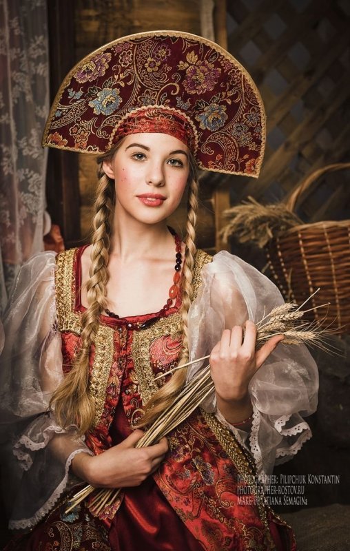 Маргарита Карева кокошник