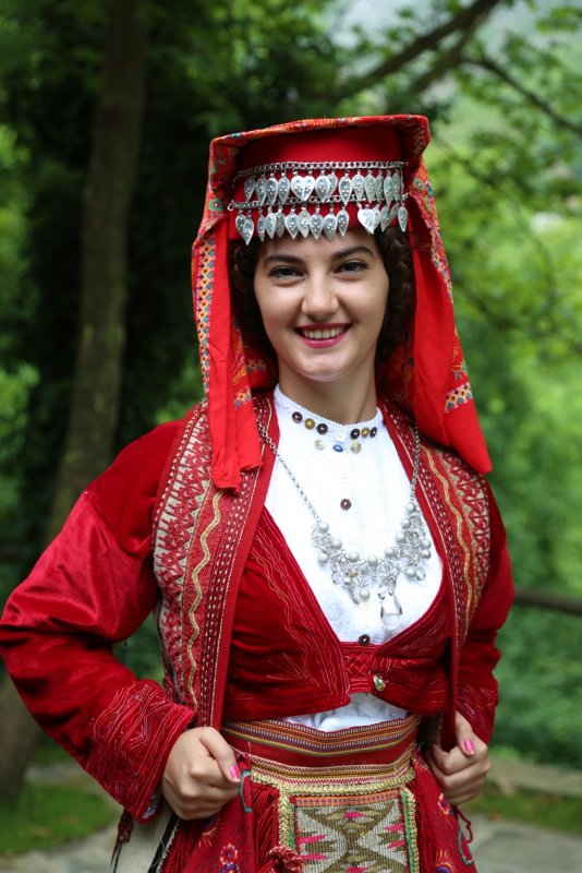 Албанский костюм женский