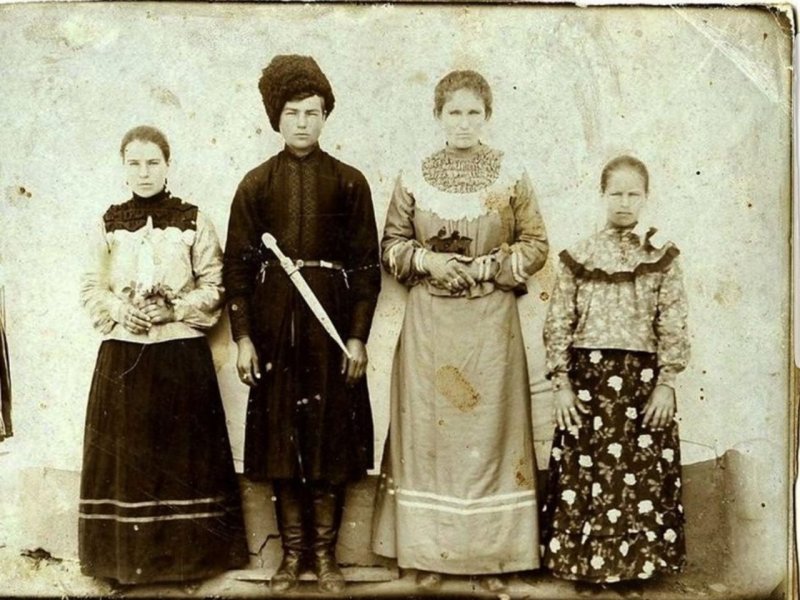 Сценические костюмы казачек