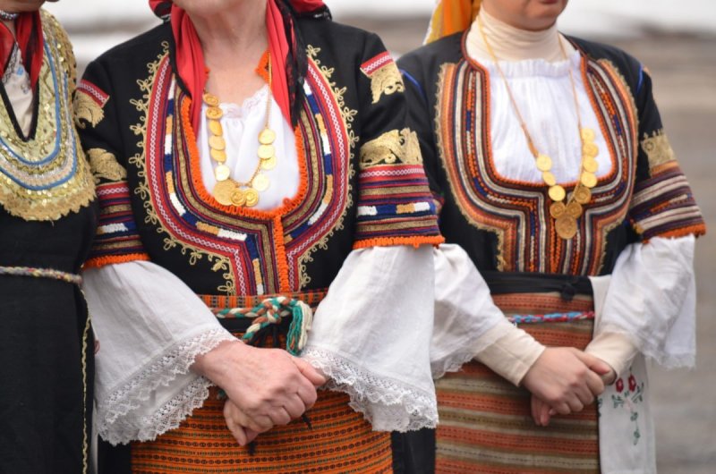 Болгарский костюм для девочки