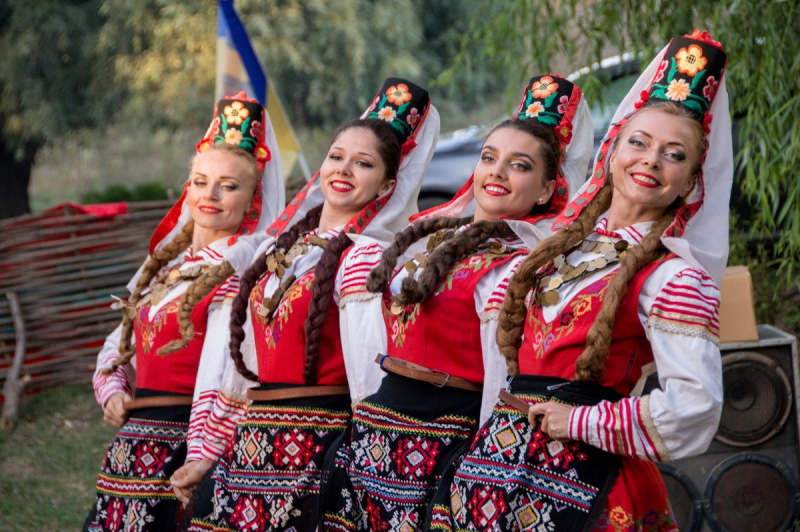 Болгария нац костюм