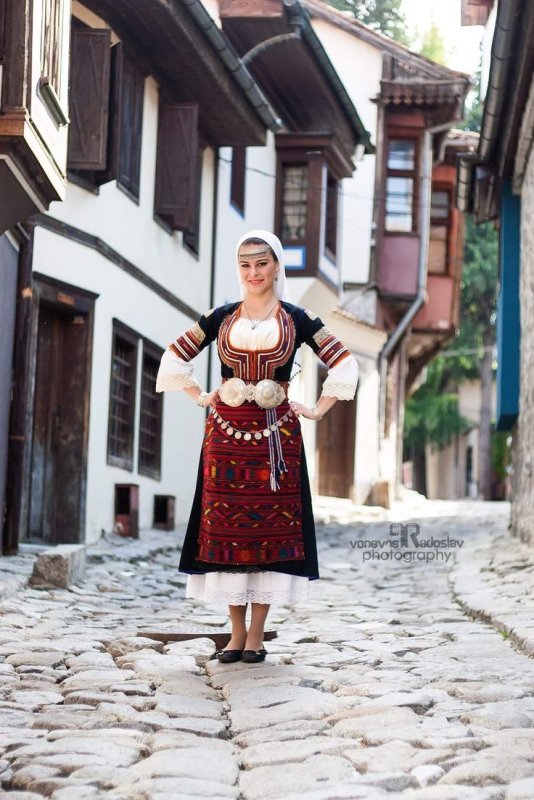 България девушки. Маладая