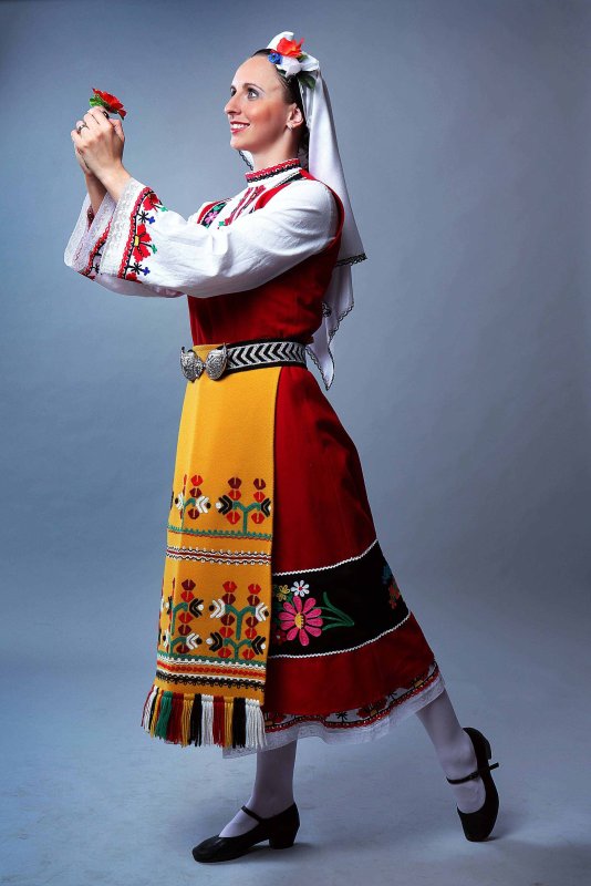 Болгарский национальный костюм