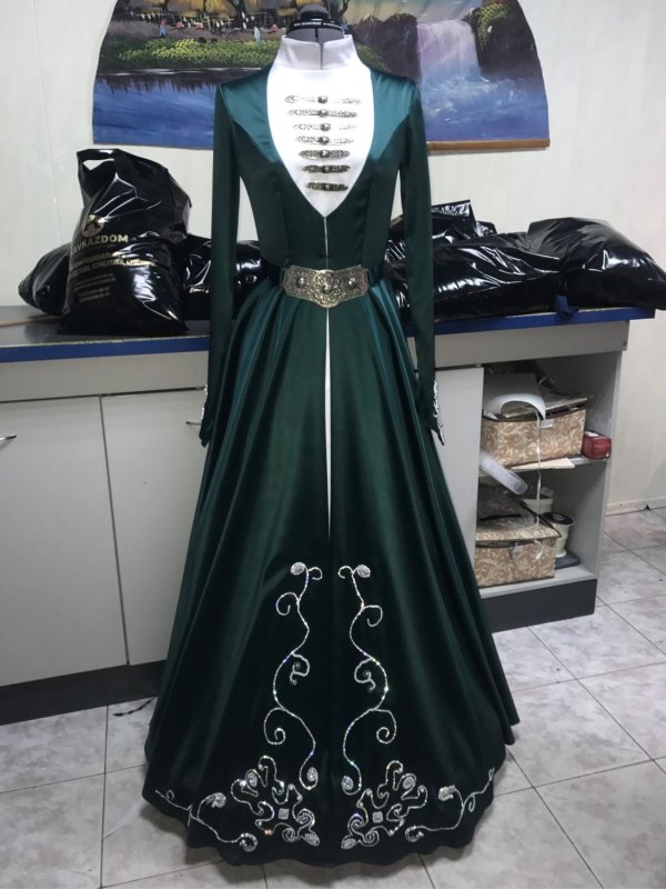 Национальные платья
