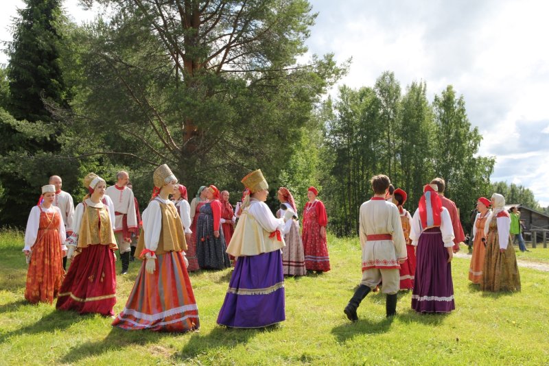 Народный костюм Пинежского района Архангельской области-