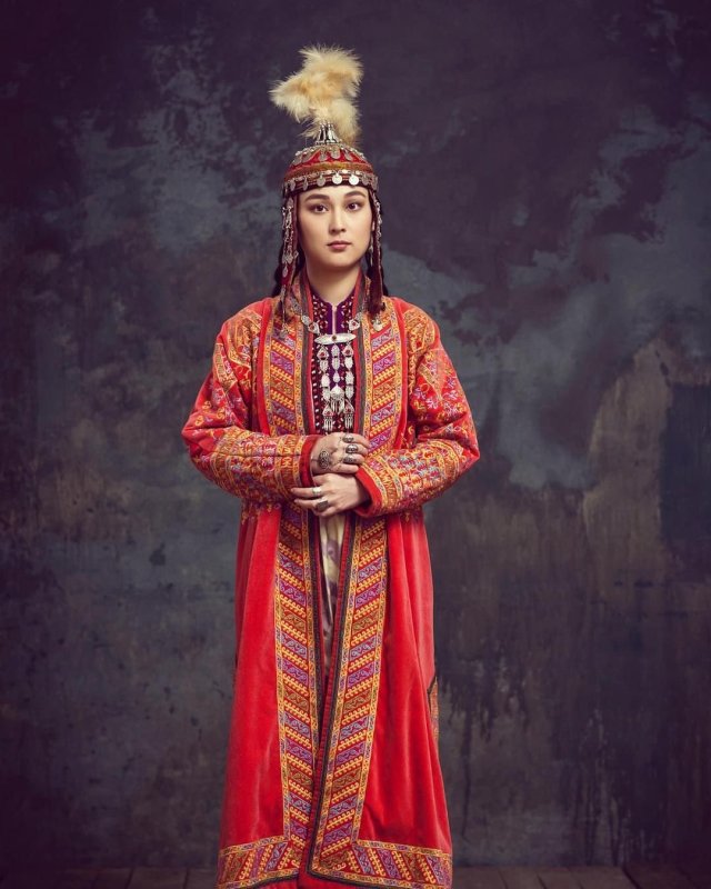 Казахский костюм женский