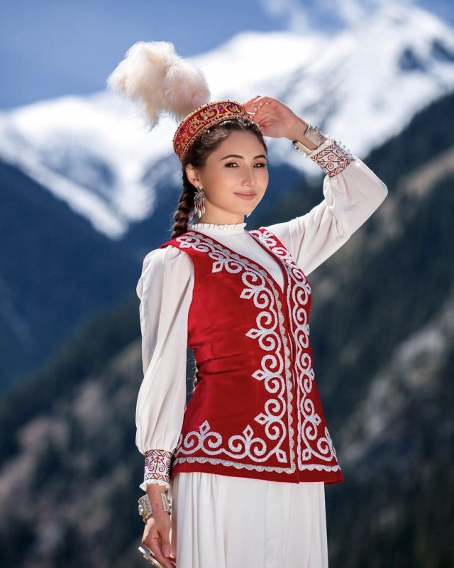 Казахский нац костюм для девочек