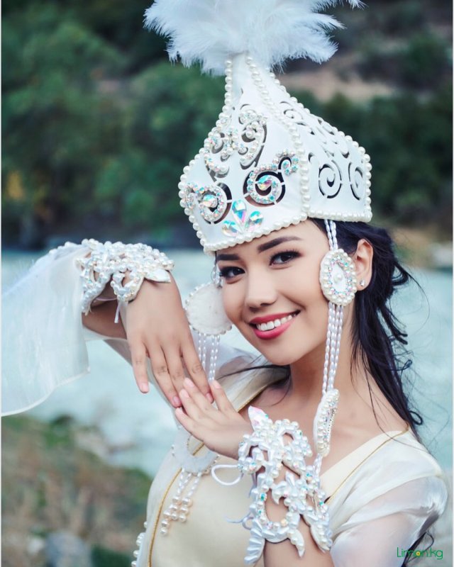Казахский саукеле