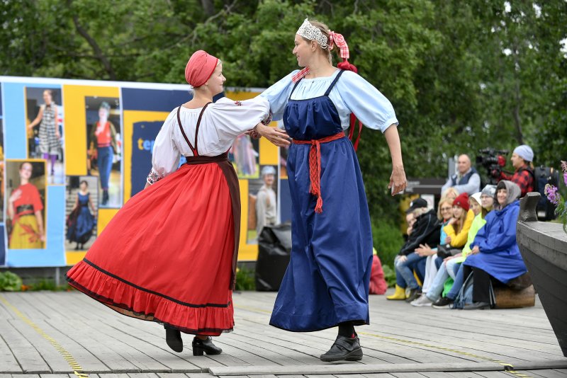 Наряды Карелии
