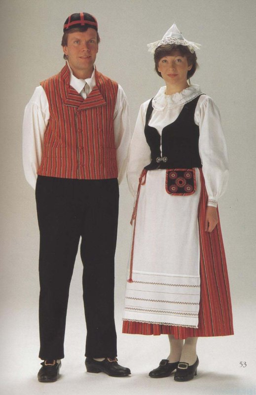 Старинный женский костюм