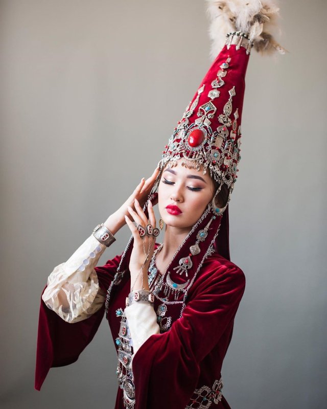 Этническая одежда в Кыргызстане