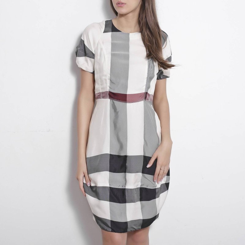 Burberry платье красное