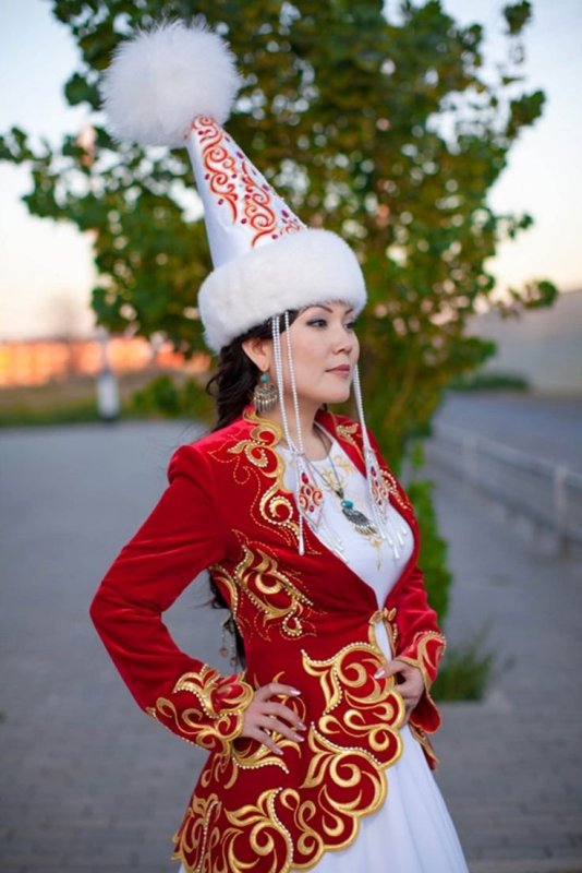 Казахский саукеле