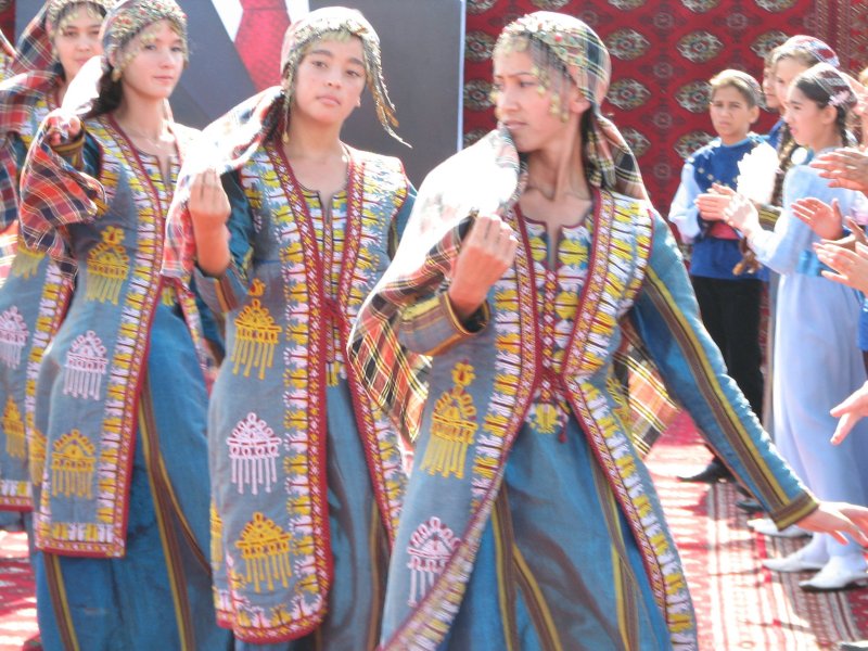 Нац платья Туркменистан