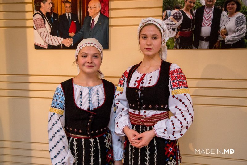 Зеленский Владимир в косоворотке