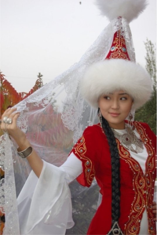 Кыргызские национальные платья